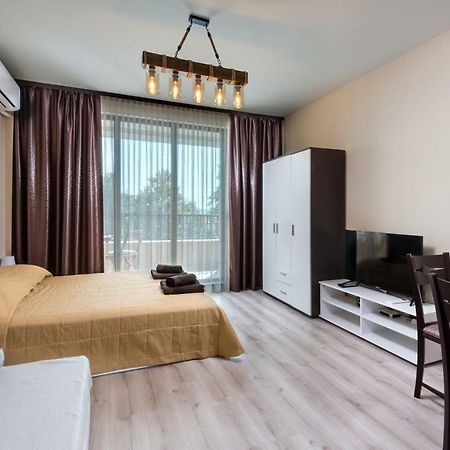Studio Zia 3- Great Place In Lazur Apartment Бургас Екстериор снимка