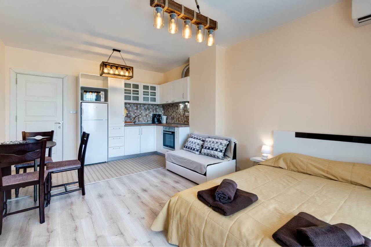 Studio Zia 3- Great Place In Lazur Apartment Бургас Екстериор снимка